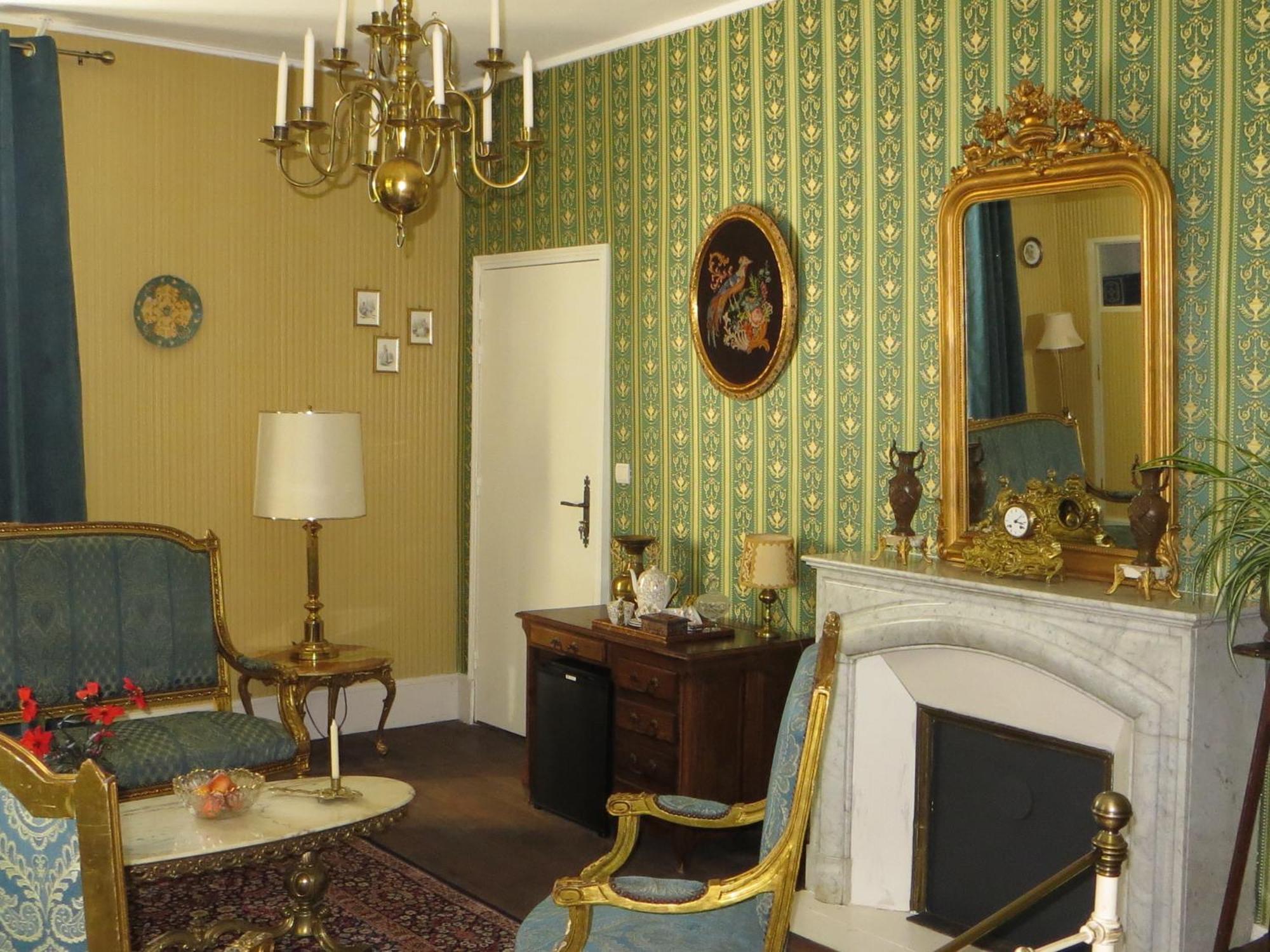 Le Bailli De Montsaugeon Bed & Breakfast Rom bilde
